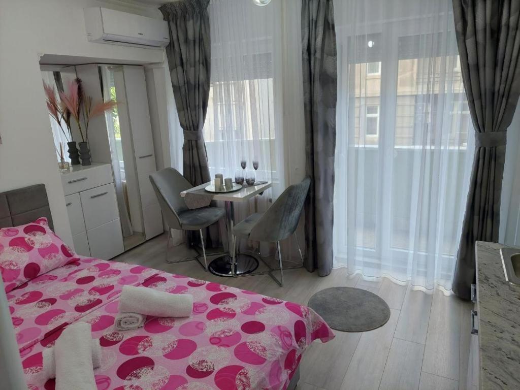City Lux Square Apartment Skopie Exterior foto